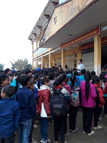 Trung tâm y tế Xín Mần tuyên truyền phòng chống dịch bệnh Xuân - Hè tại trường học