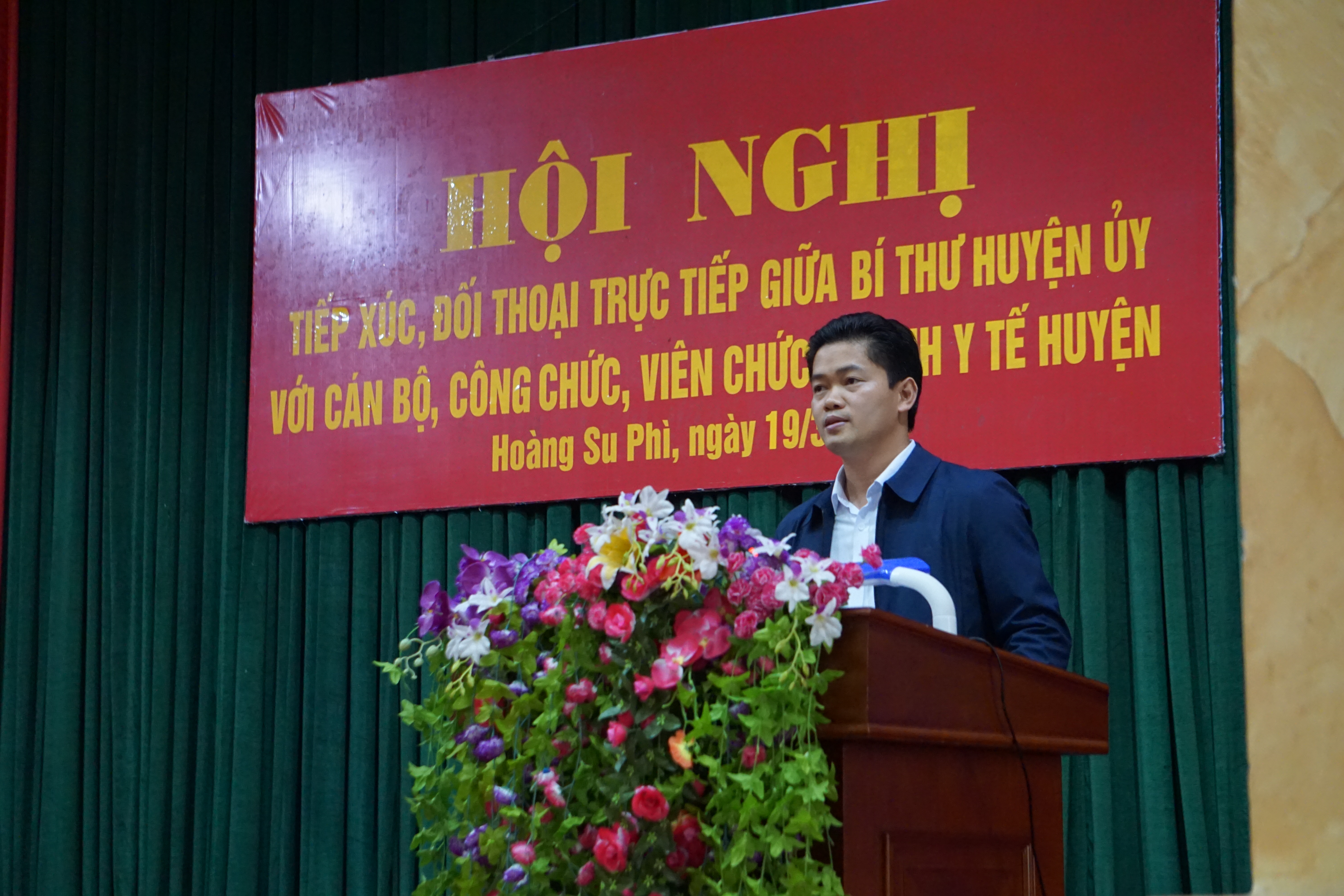 Đ/c Vũ Mạnh Hà, Bí thư huyện ủy phát biểu khai mạc tại Hội nghị