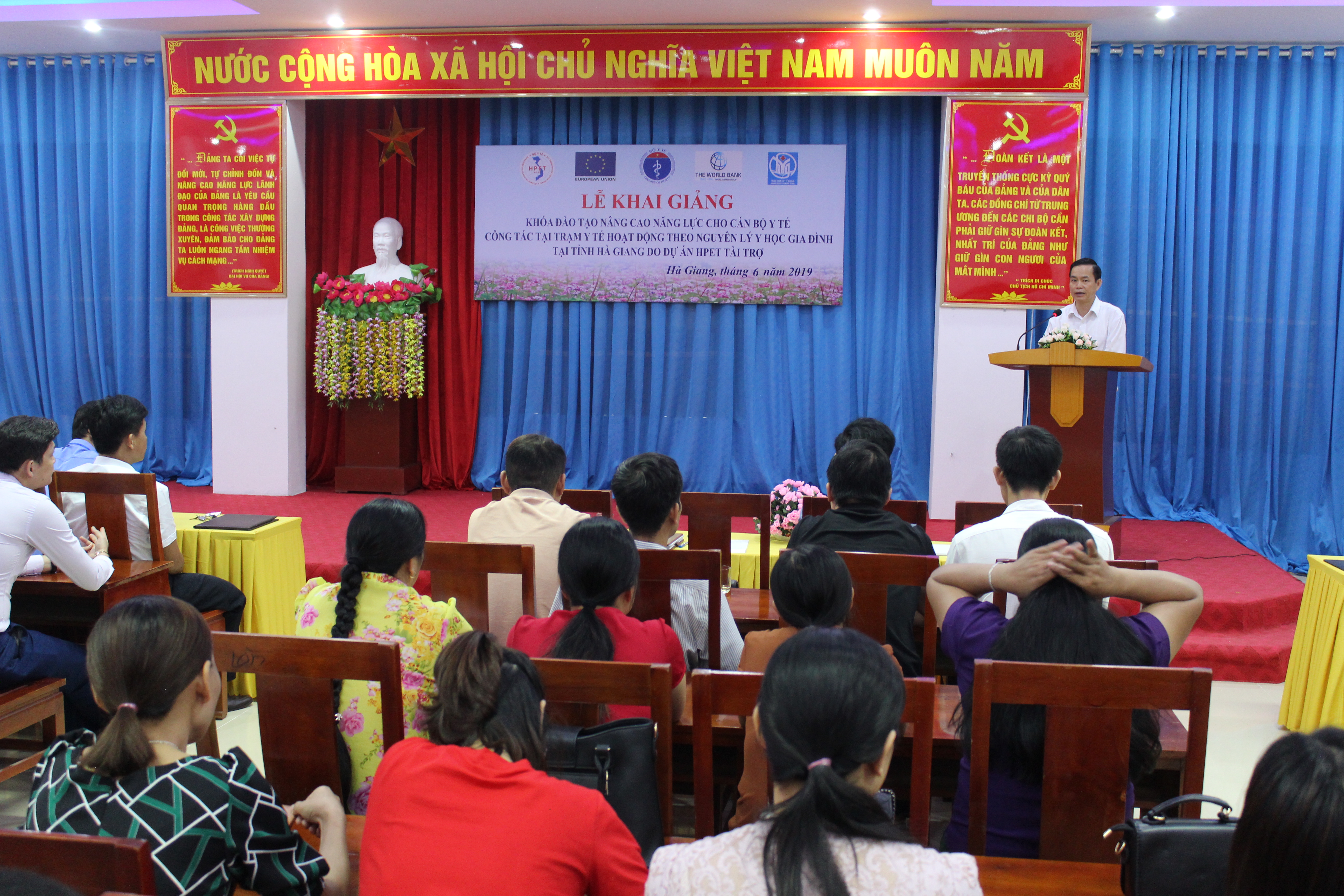Đ/c  Nguyễn Đình Dích, Phó Giám đốc Sở Y tế phát biểu  khai mạc khóa đào tạo