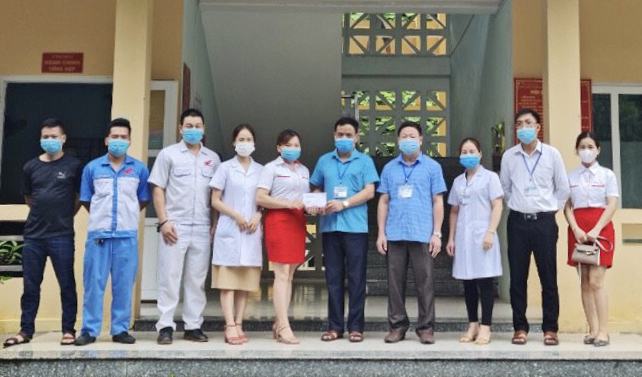 Công ty Honda Linh Lực 7 thăm và tặng quà hỗ trợ phòng chống dịch bệnh COVID-19