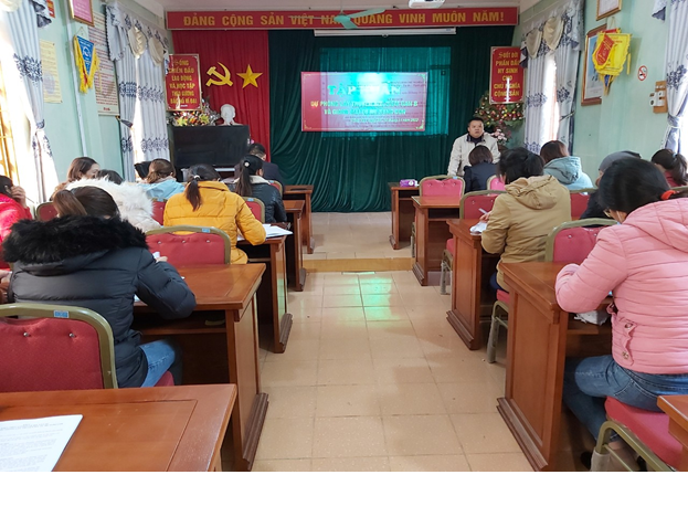 Đồng chí Viên Quang Huân Phó Giám đốc Trung tâm Y tế huyện phát biểu chỉ đạo và khai mạc lớp tập huấn