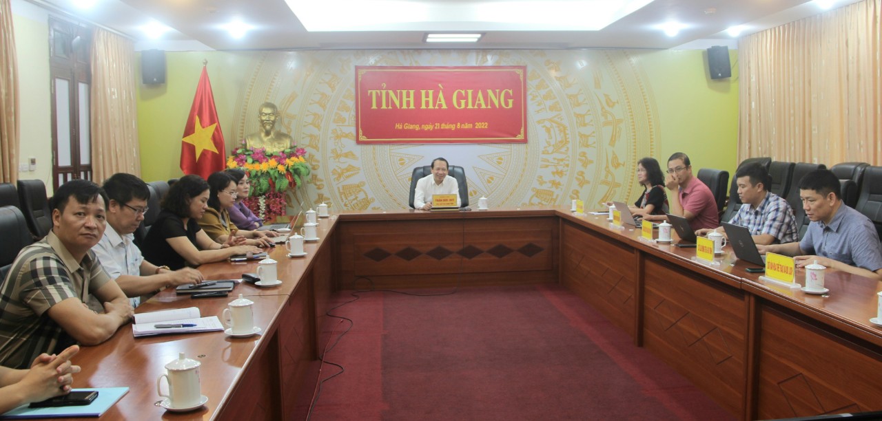 Đ.c  Trần Đức Quý, Phó Chủ tịch UBND tỉnh chủ trì hội nghị tại điểm cầu tỉnh