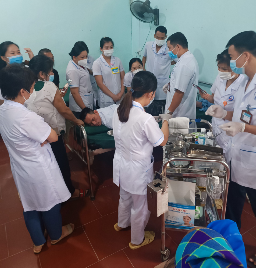 Bệnh viện YDCT tỉnh hỗ trợ chuyển giao kỹ thuật tại Bệnh viện ĐKKV Hoàng Su Phì và Trạm Y tế xã Hồ Thầu
