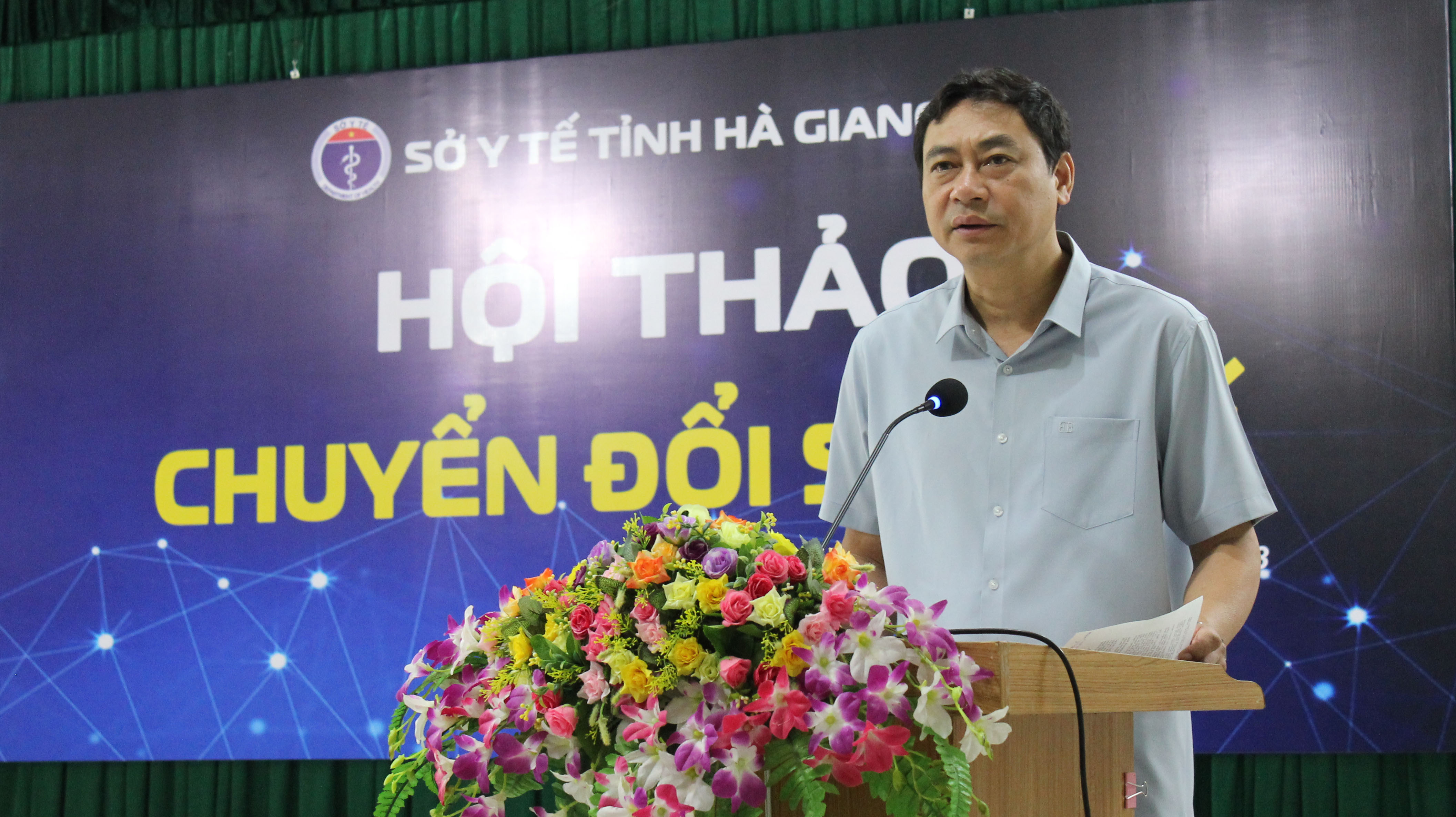 Đồng chí: Nguyễn Văn Giao- Quyền Giám đốc Sở Y tế phát biểu khai mạc Hội thảo; 