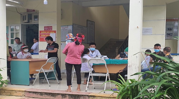 Đoàn tổ chức khám phát hiện chủ động bệnh nhân Phong và các bệnh da liễu tại xã Na Khê huyện Yên minh