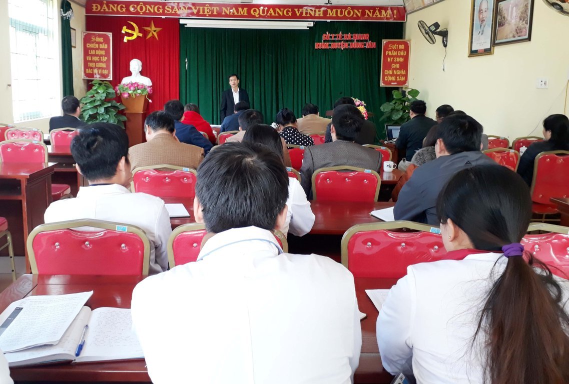 Đồng chí Nguyễn Đình Dích - Phó Giám đốc Sở Y tế phát biểu tại buổi làm việc