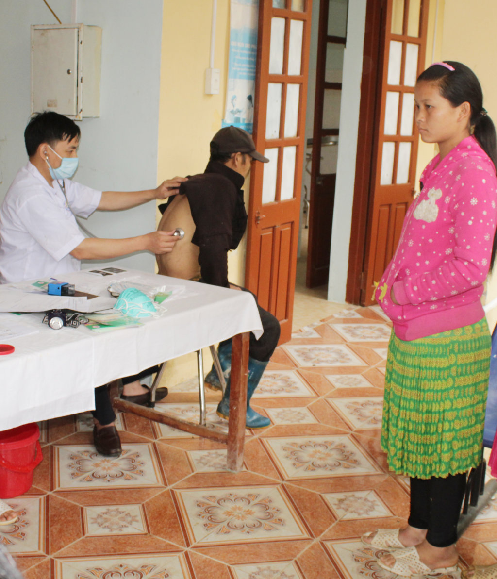 Đoàn khám, phát hiện chủ động sàng lọc bệnh lao, hen, bệnh phổi tắc nghẽn mạn tính tại xã Phiêng Luông