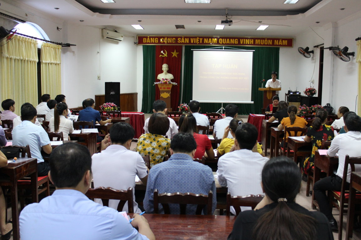 Đồng chí Nguyễn Xuân Thu, Phó Giám đốc Trung tâm Kiểm soát bệnh tật tỉnh khai mạc lớp tập huấn.