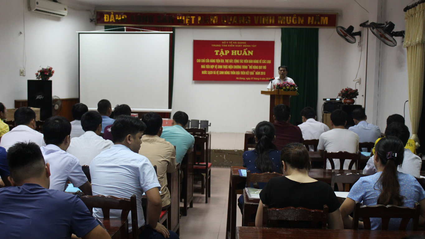 Đồng chí Nguyễn Trần Tuấn, Giám đốc Trung tâm Kiểm soát bệnh tật tỉnh khai mạc lớp tập huấn