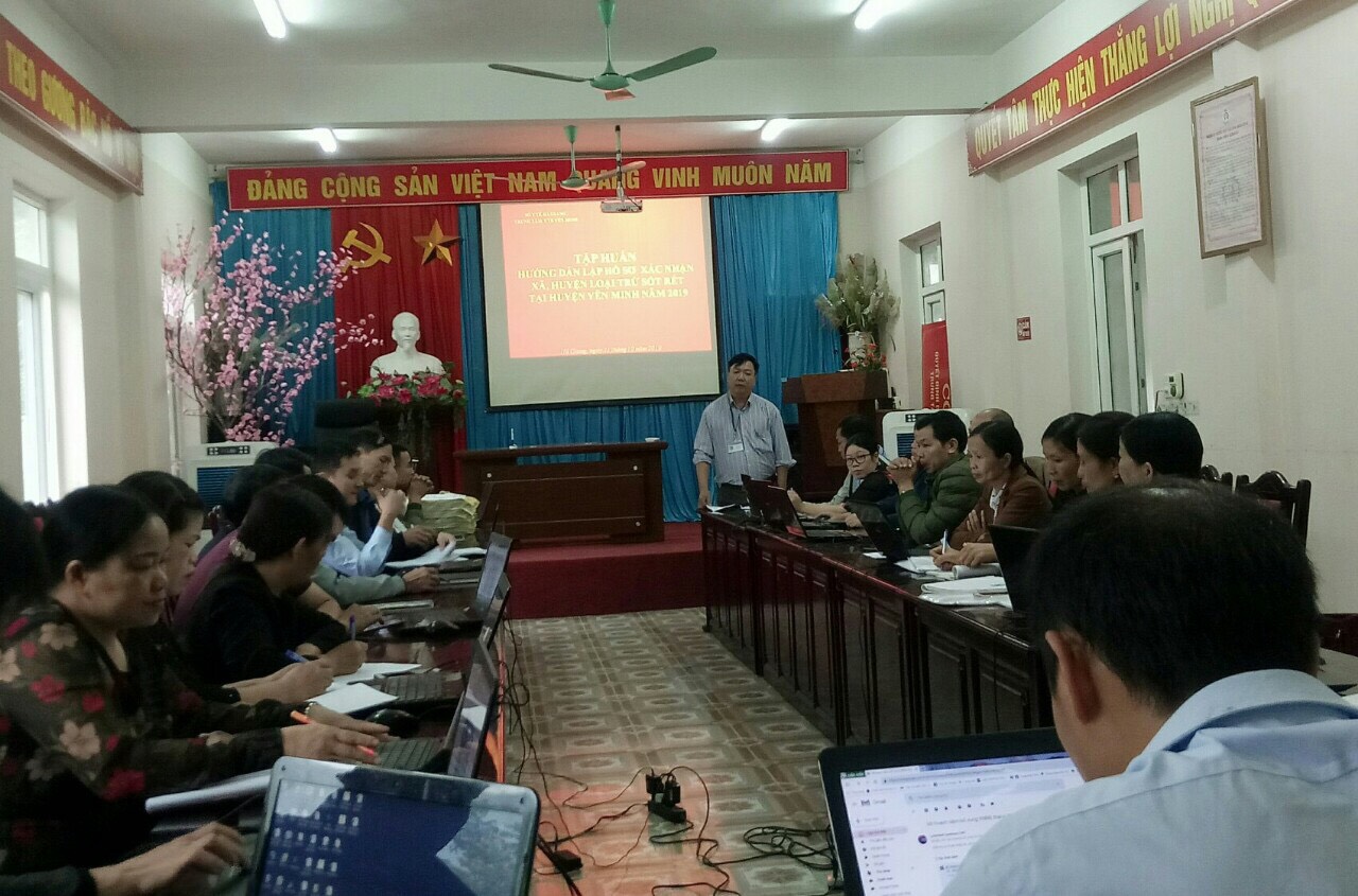 Bs Lê Minh Hiếu - Phó Giám đốc Trung tâm Y tế khai mạc lớp tập huấn