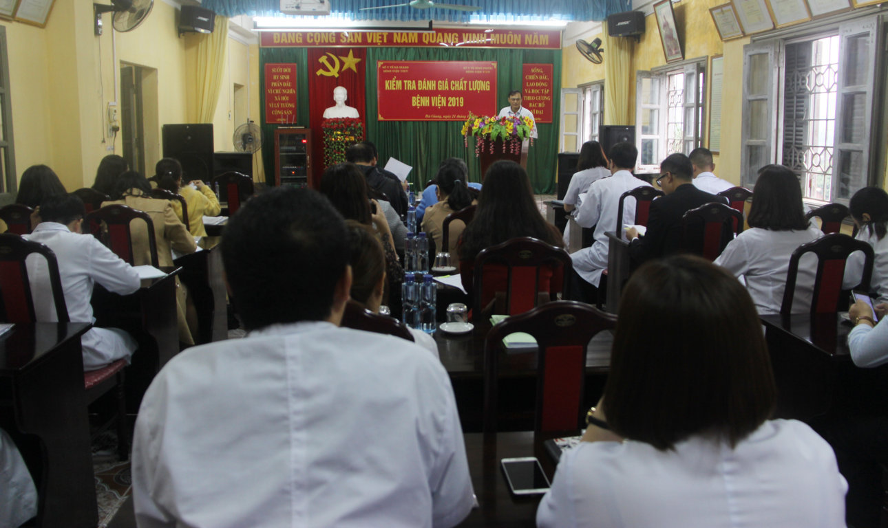 Đồng chí Lương Xuân Việt, Phó Giám đốc bệnh viện Y dược cổ truyền tỉnh Bình Phước kết luận tại buổi kiểm tra