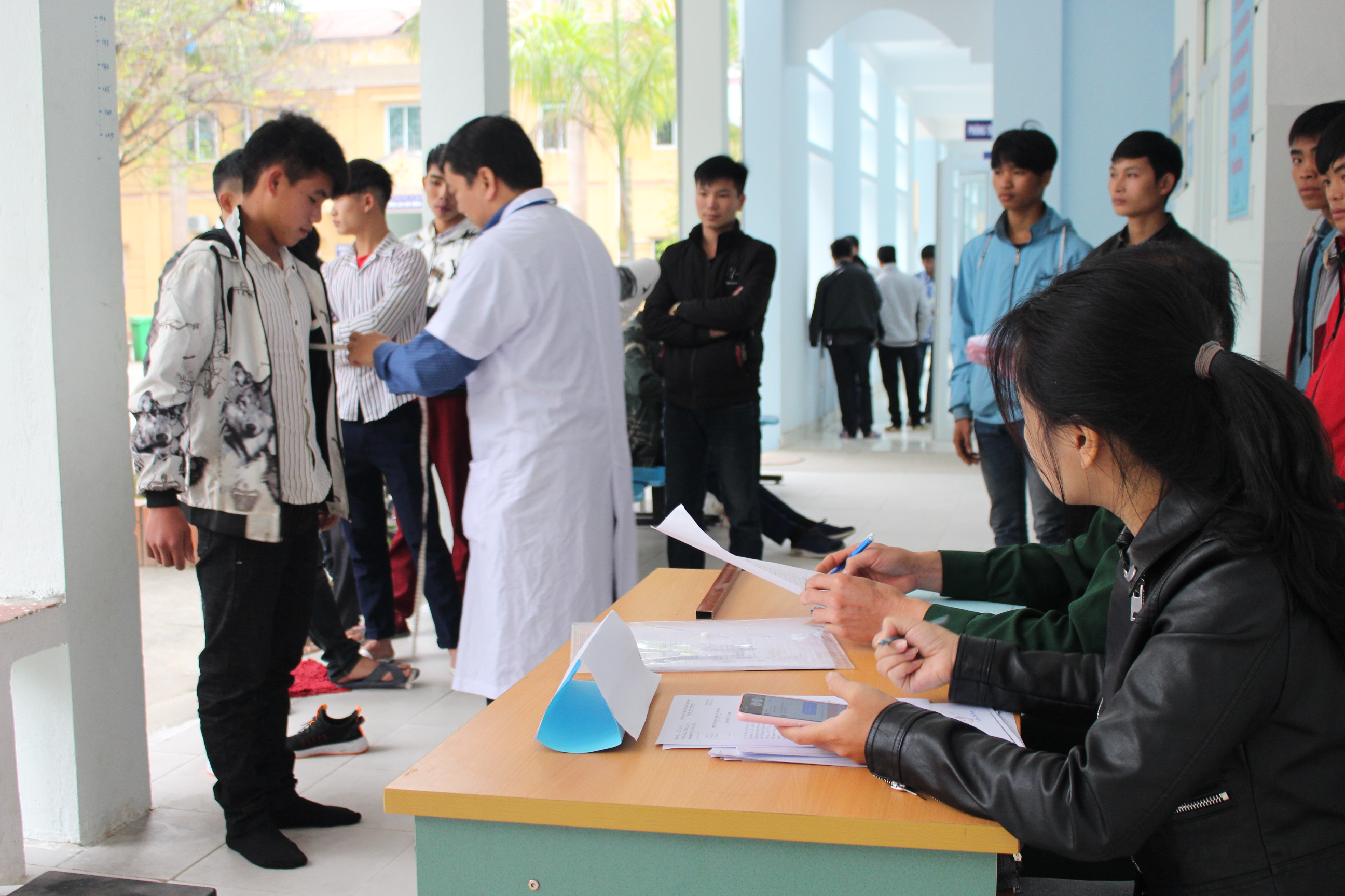 Bệnh viện ĐKKV Hoàng Su Phì tổ chức khám nghĩa vụ quân sự cho công dân nhập ngũ năm 2020