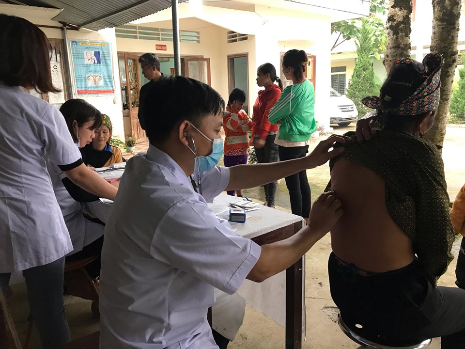 Khám sàng lọc phát hiện Lao và bệnh phổi tại Trạm Y tế xã