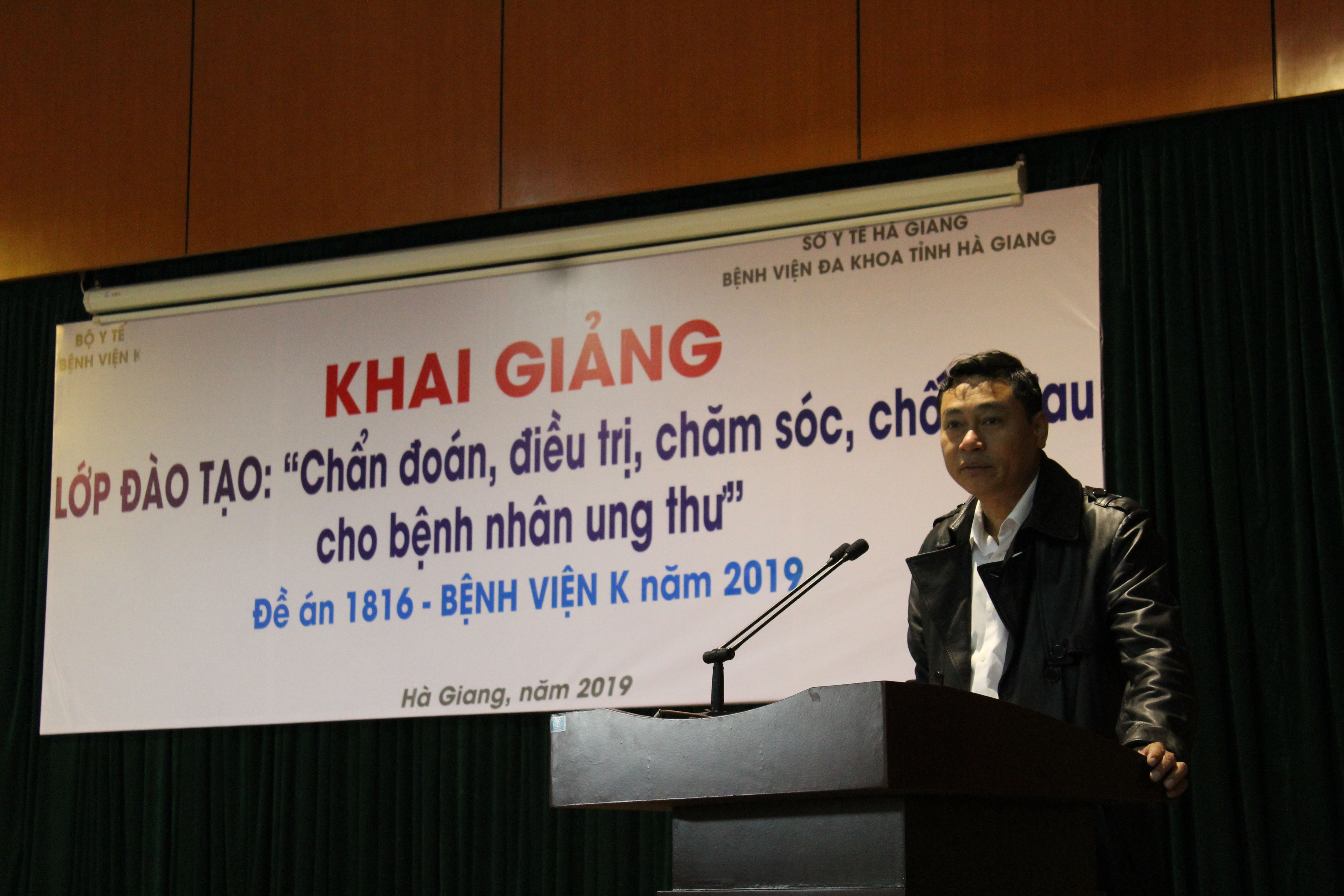 Bs Nguyễn Văn Giao, Phó Giám đốc Sở Y tế phát biểu khai mạc lớp tập huấn