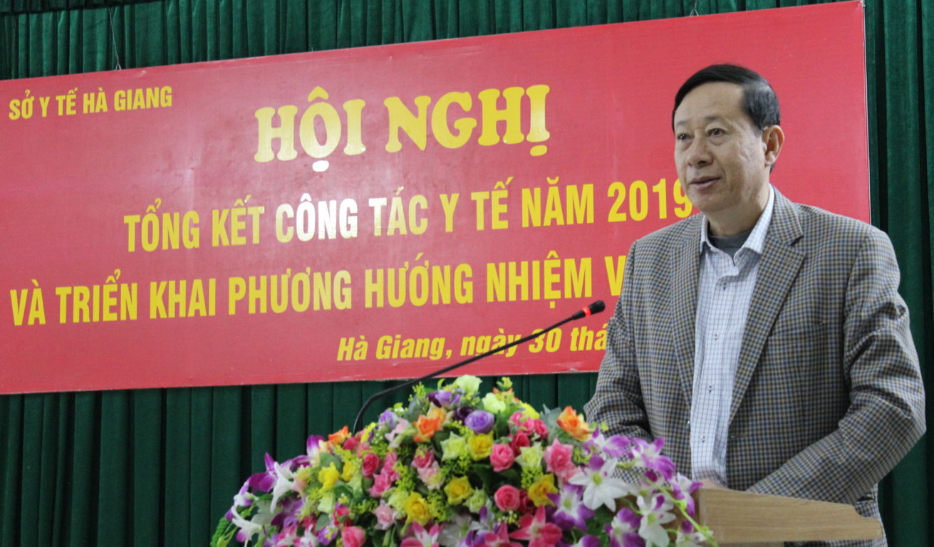 Đồng chí Lương Viết Thuần, Giám đốc Sở Y tế phát biểu khai mạc Hội nghị