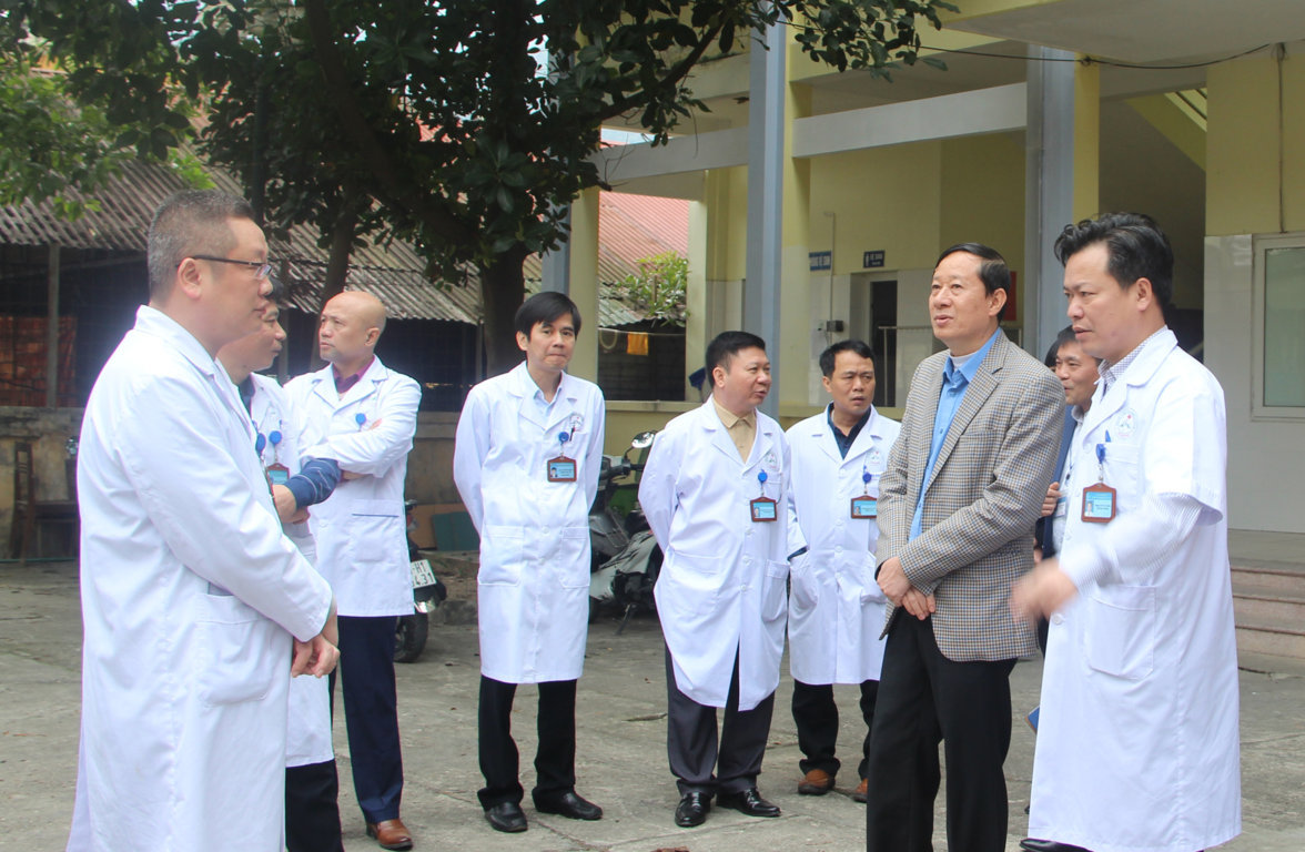 Đoàn Sở Y tế kiểm tra công tác tác phòng, chống bệnh viêm phổi cấp do chủng mới của vi rút Corona tại bệnh viện đa khoa tỉnh