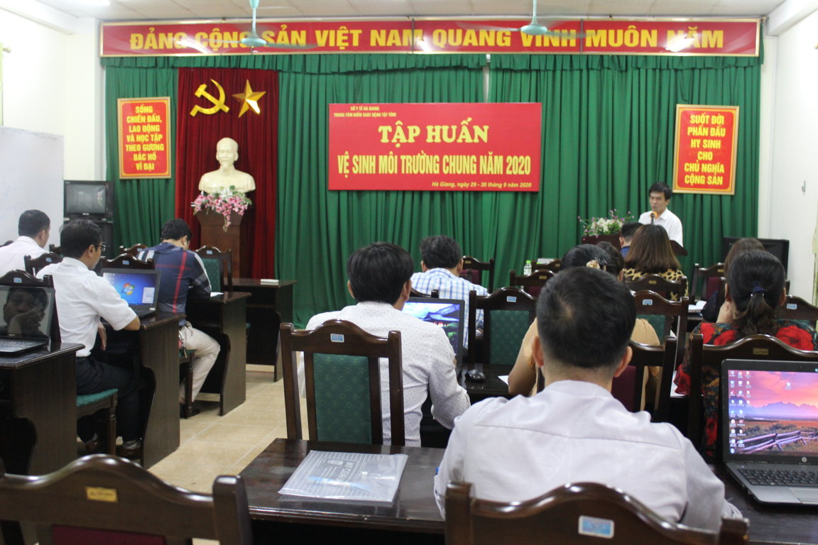 Đồng chí Nguyễn Xuân Thu, Phó Giám đốc Trung tâm Kiểm soát bệnh tật khai mạc lớp tập huấn