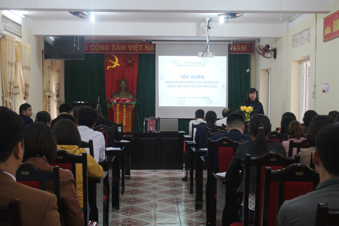 Bs  Nguyễn Thị Dự - Giám đốc Trung tâm Y tế Vị Xuyên 
phát biểu khai mạc lớp tập huấn
