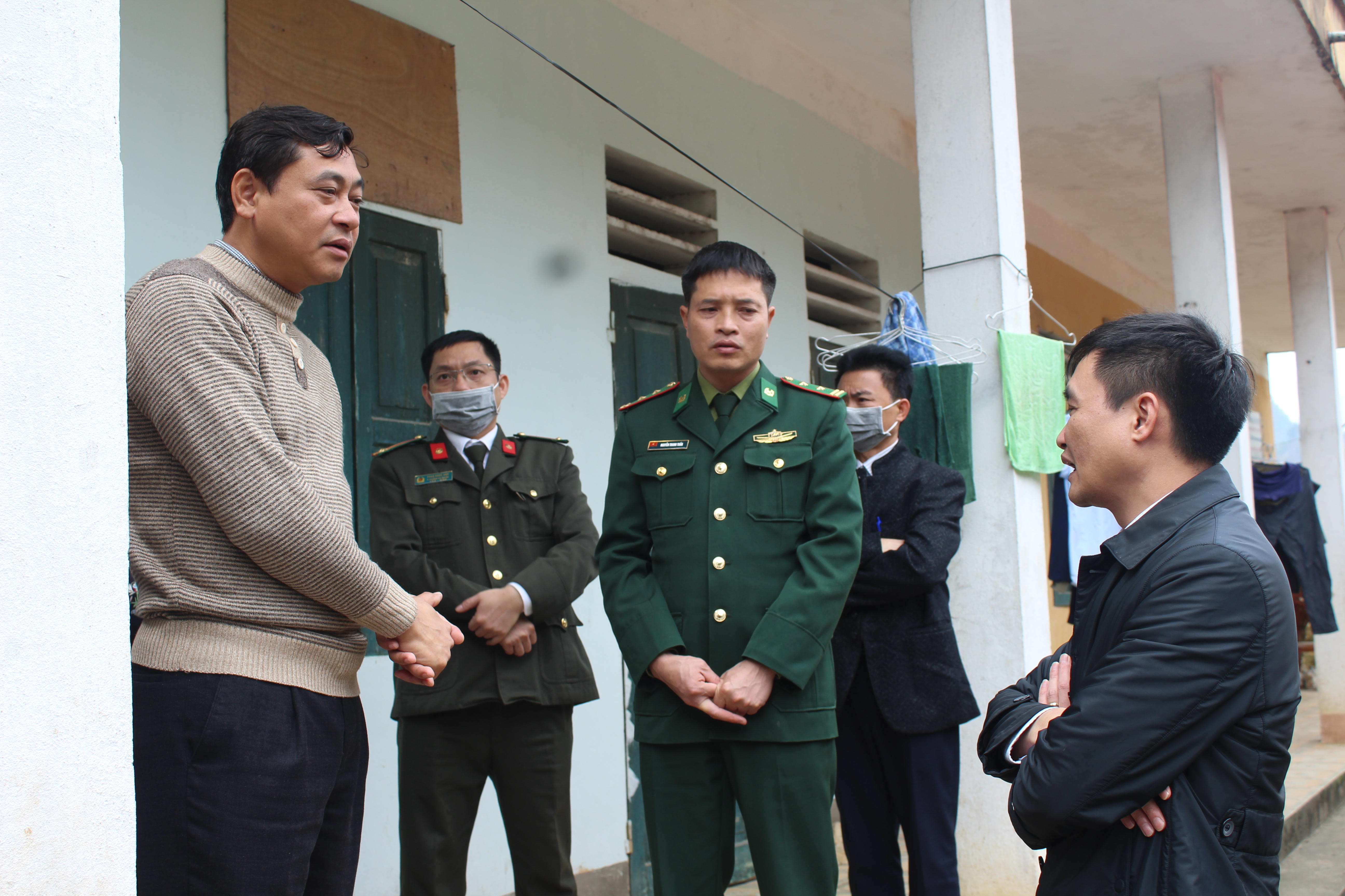 UBND huyện Vị Xuyên họp bàn phương án tiếp nhận công dân từ Trung Quốc trở về