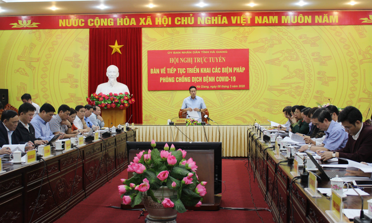 Đ/c Nguyễn Văn Sơn, Phó Bí thư Tỉnh ủy, Chủ tịch UBND tỉnh, Trưởng Ban chỉ đạo tỉnh phát biểu tại Hội nghị