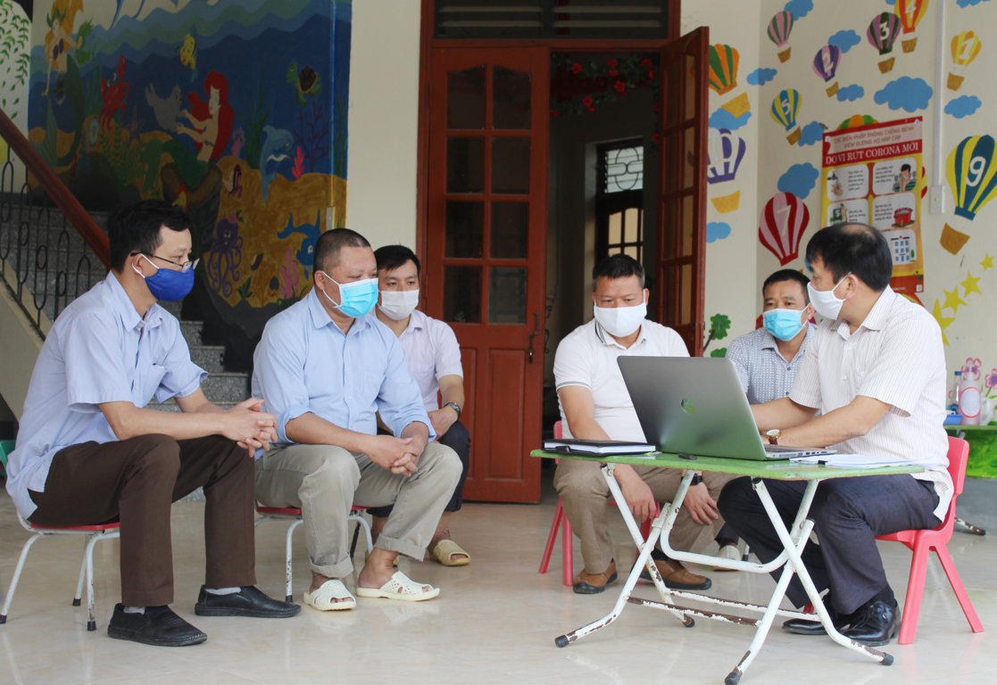 Trung tâm Kiểm soát bệnh tật trực tiếp triển khai xử lý ổ dịch tại Đồng Văn