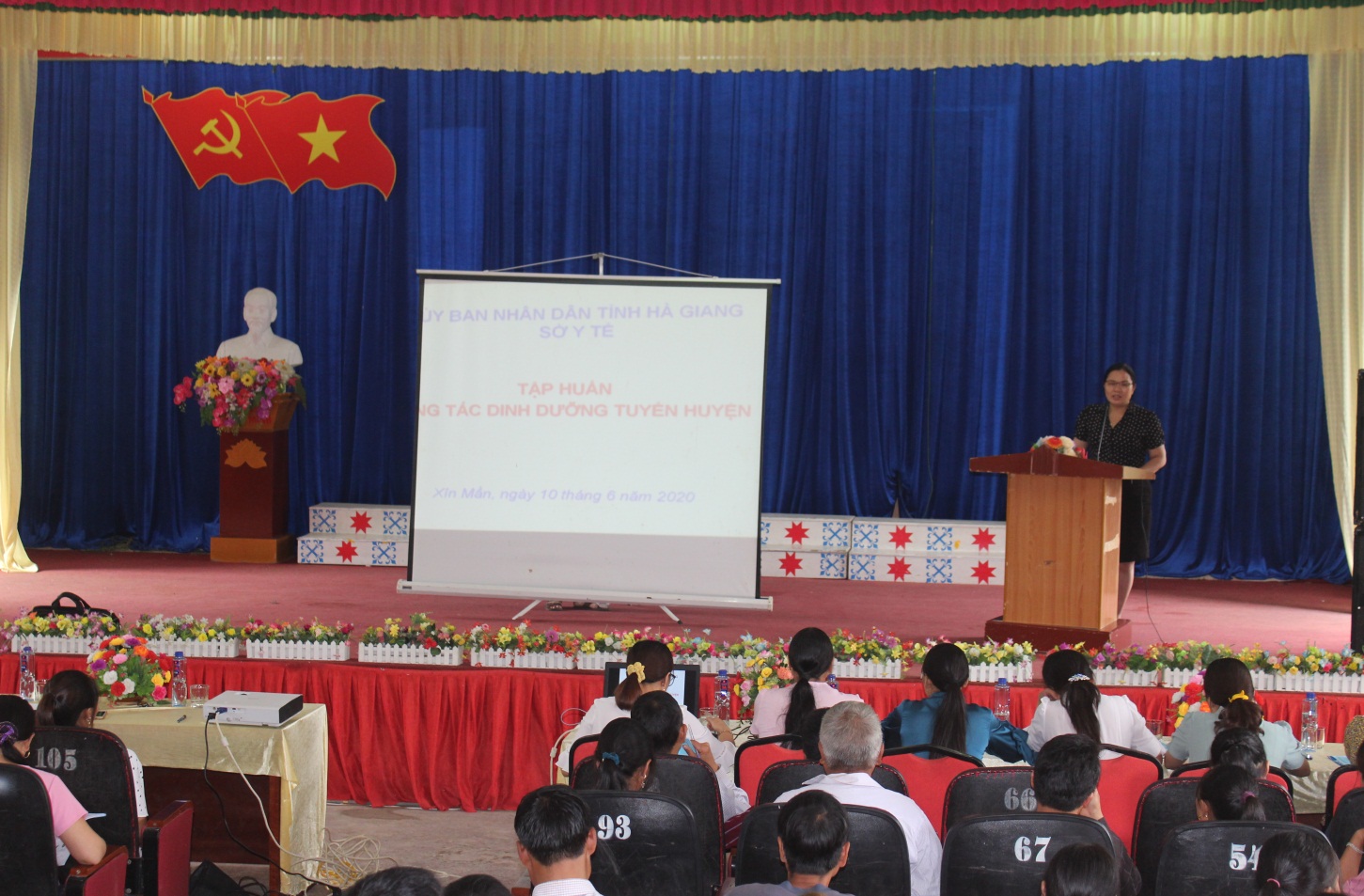 Bs Nguyễn Thị Giang, Phó Giám đốc Trung tâm Y tế huyện khai mạc lớp tập huấn
