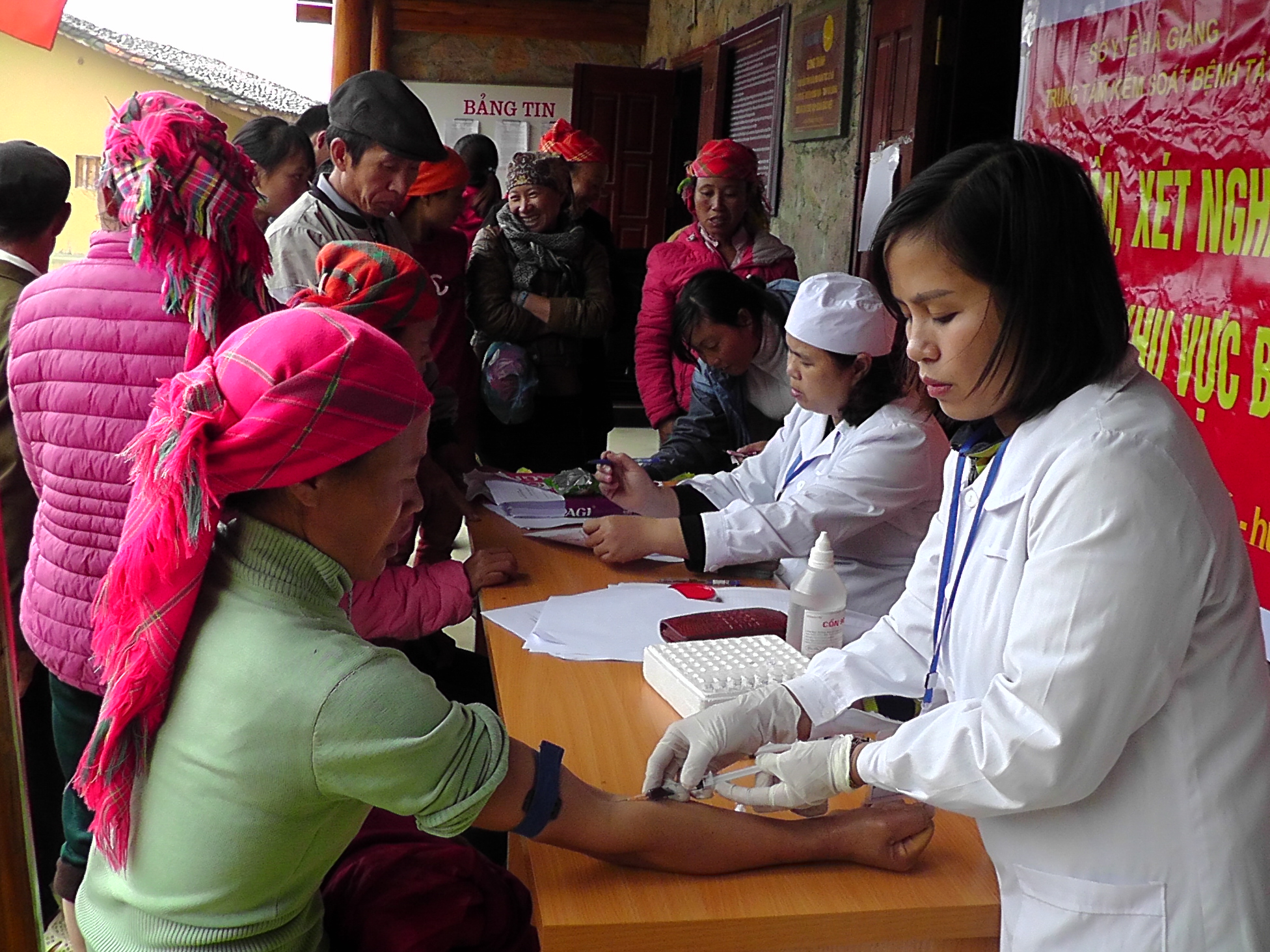 Tư vấn xét nghiệm HIV lưu động tại xã Lũng Cú, huyện Đồng Văn