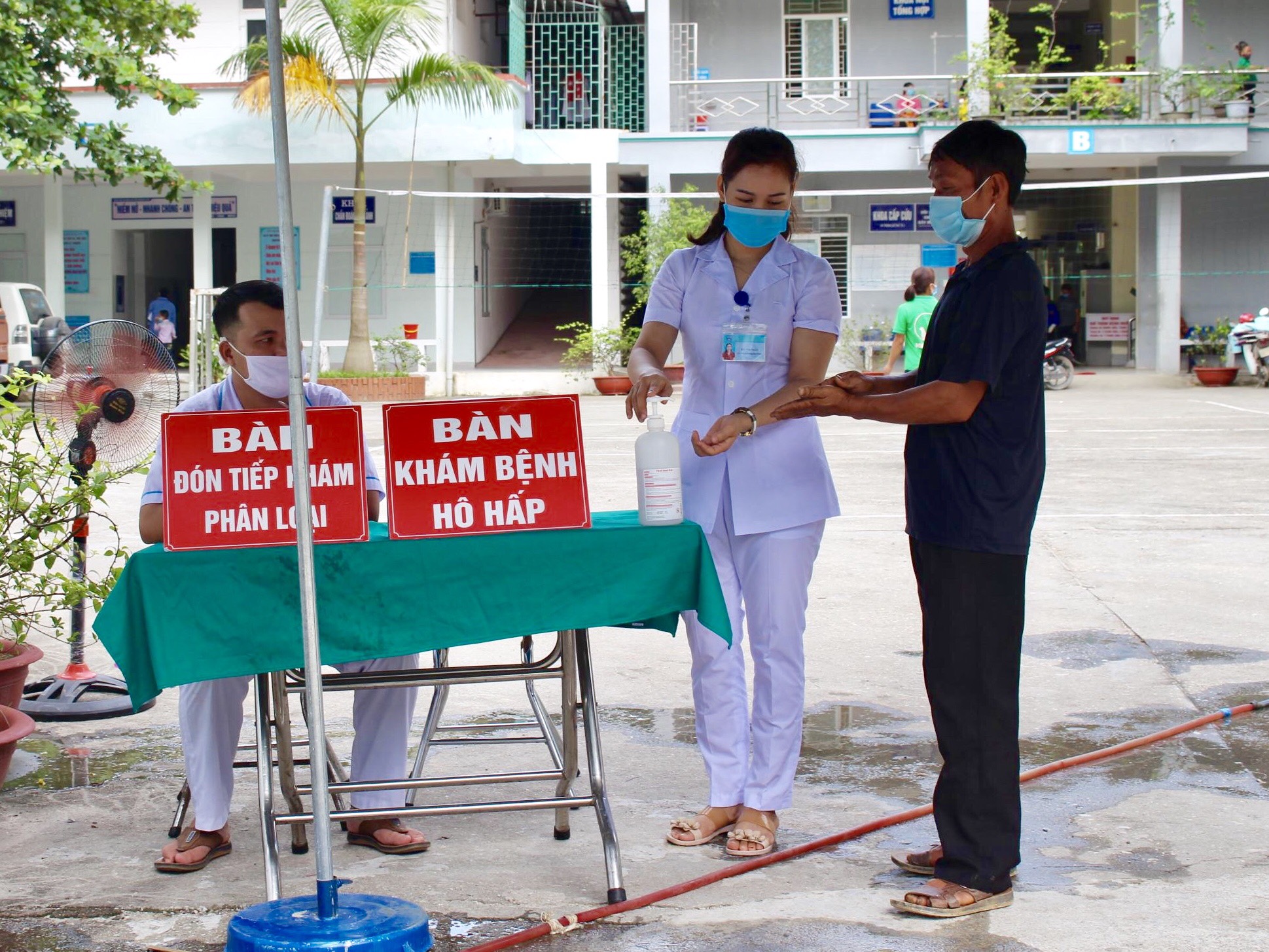 Bệnh viện ĐKKV Hoàng Su Phì tăng cường công tác phòng chống dịch bệnh COVID-19