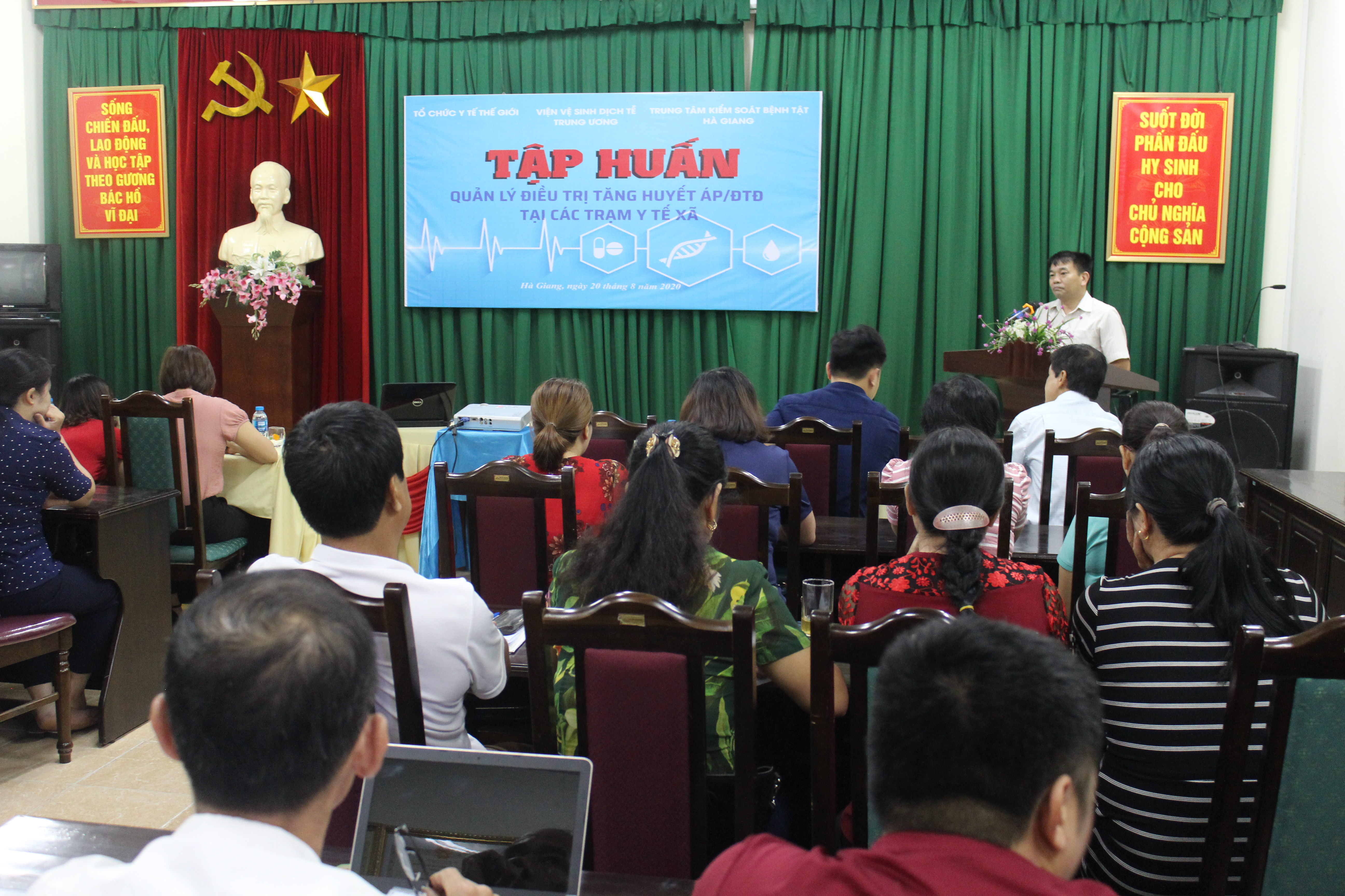 Đồng chí Nguyễn Trần Tuấn, Giám đốc Trung tâm Kiểm soát bệnh tật phát biểu khai mạc lớp tập huấn