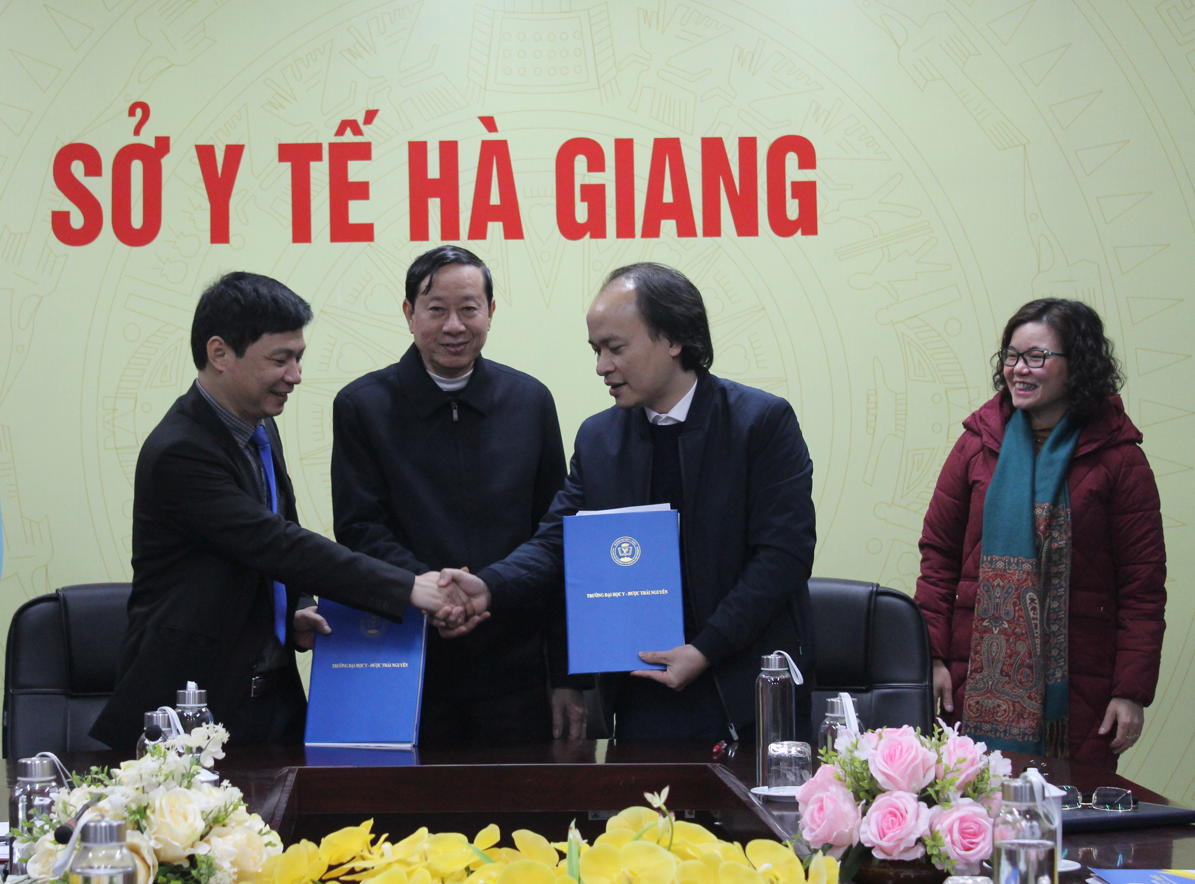 Lễ ký kết hợp đồng đào tạo giữa Bệnh viện đa khoa tỉnh với Trường Đại học Y – Dược Thái Nguyên                   