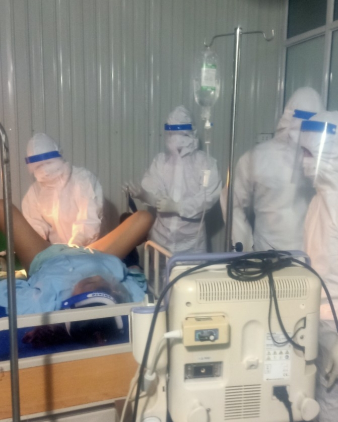 Bệnh viện ĐKKV Yên Minh đỡ đẻ thành công sản phụ F0 trong khu cách ly