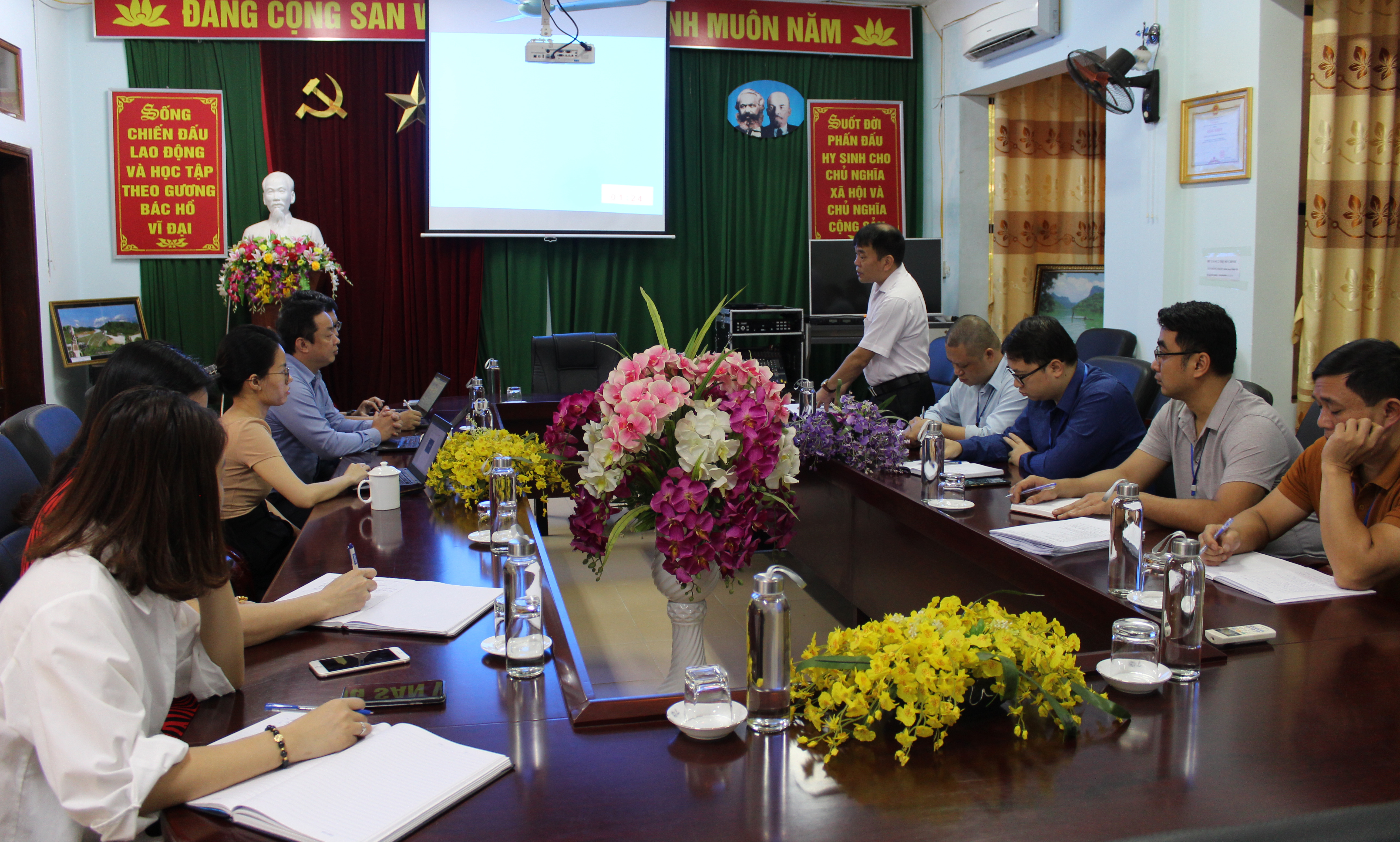 Thạc sỹ Nguyễn Trần Tuấn, Giám đốc Trung tâm Kiểm soát bệnh tật phát biểu tại buổi làm việc