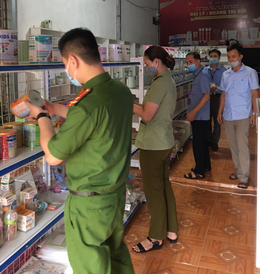 Đoàn kiểm tra liên ngành huyện Quang Bình kiểm tra cơ sở sản xuất, kinh doanh thực phẩm
