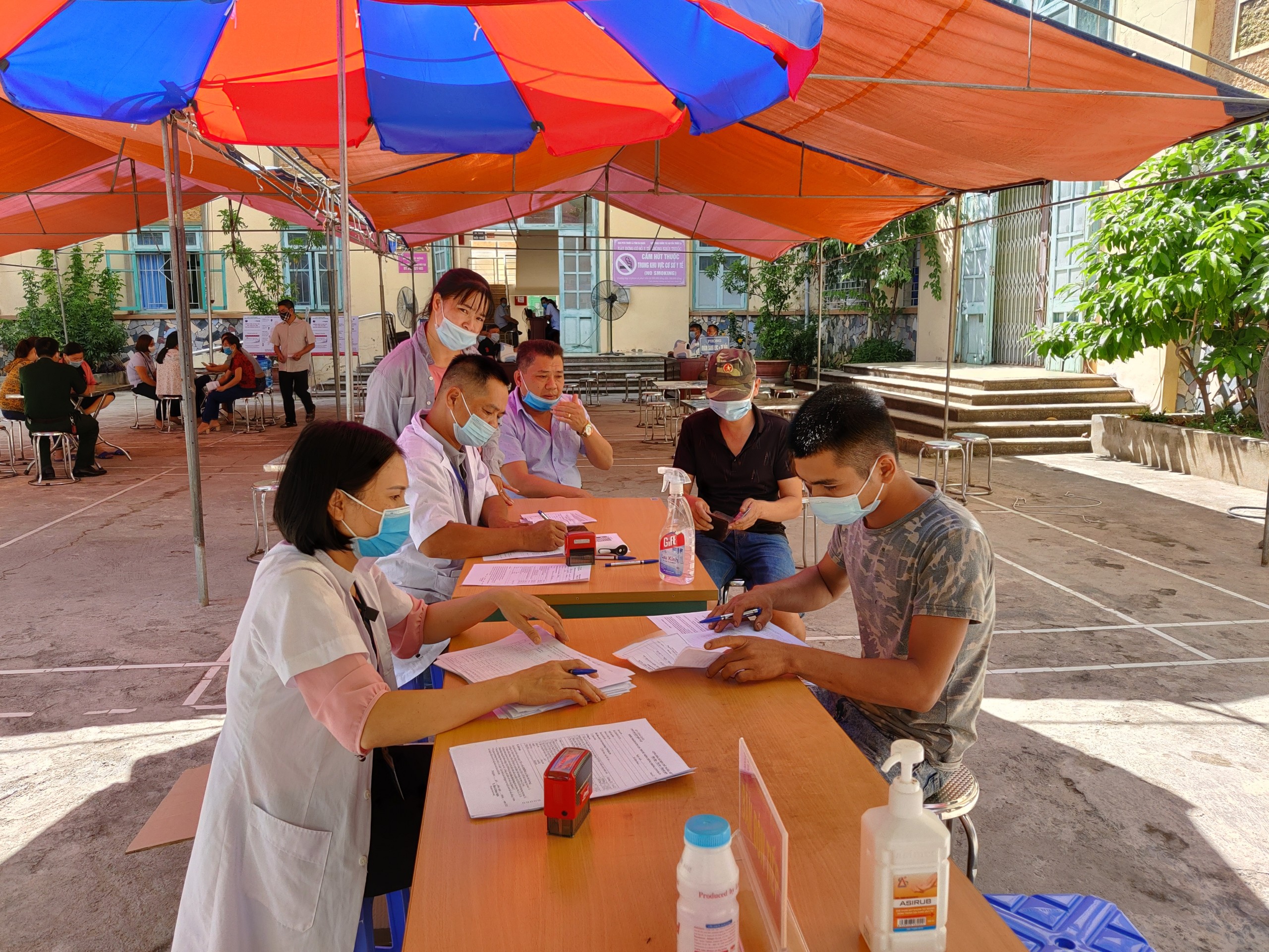 Các huyện: Đồng Văn, Mèo Vạc triển khai chiến dịch tiêm vắc xin phòng COVID-19 đợt 5 năm 2021