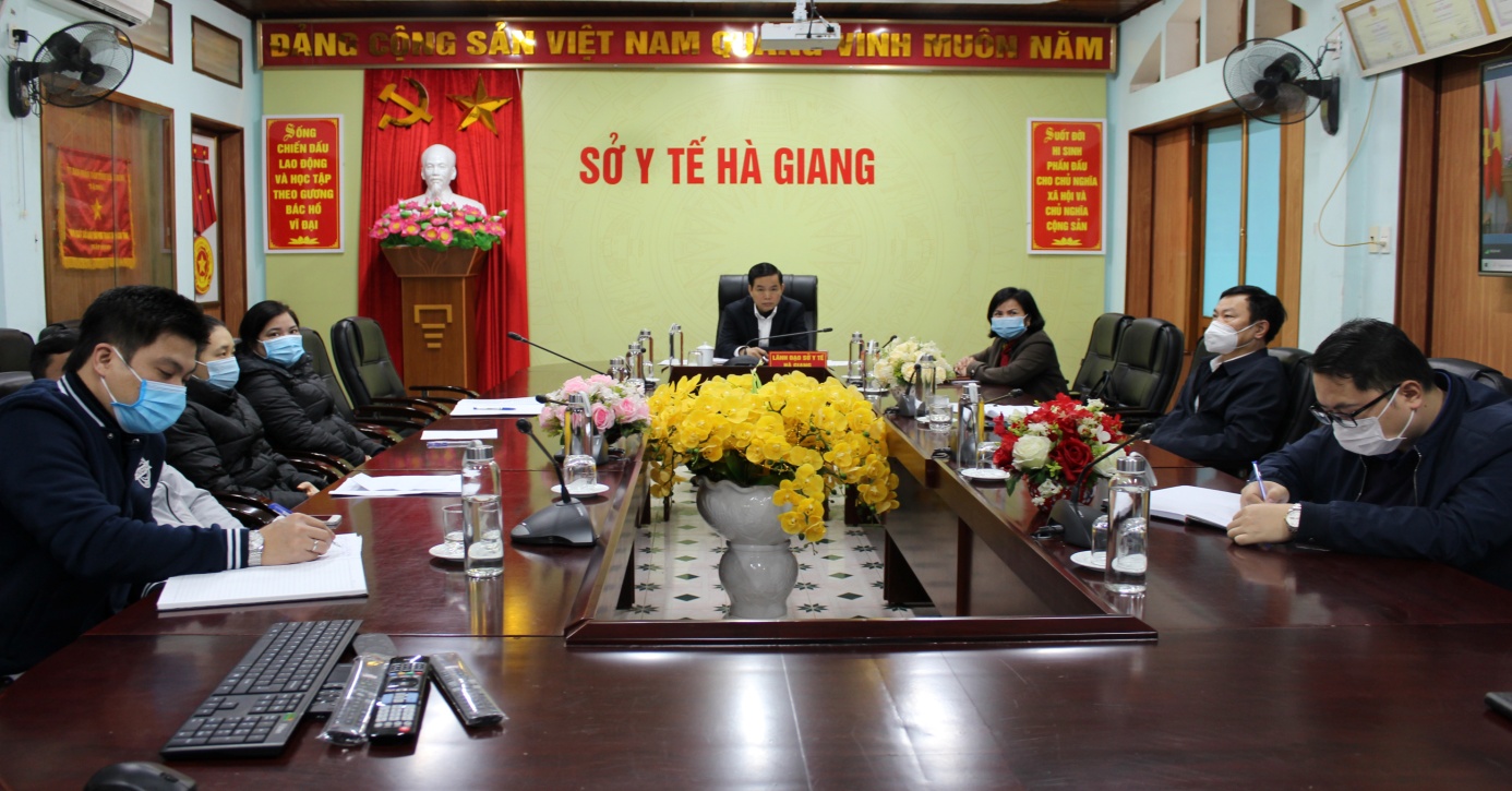 Đồng chí Nguyễn Đình Dích, Phó Giám đốc Sở Y tế chủ trì hội nghị tại điểm cầu Hà Giang