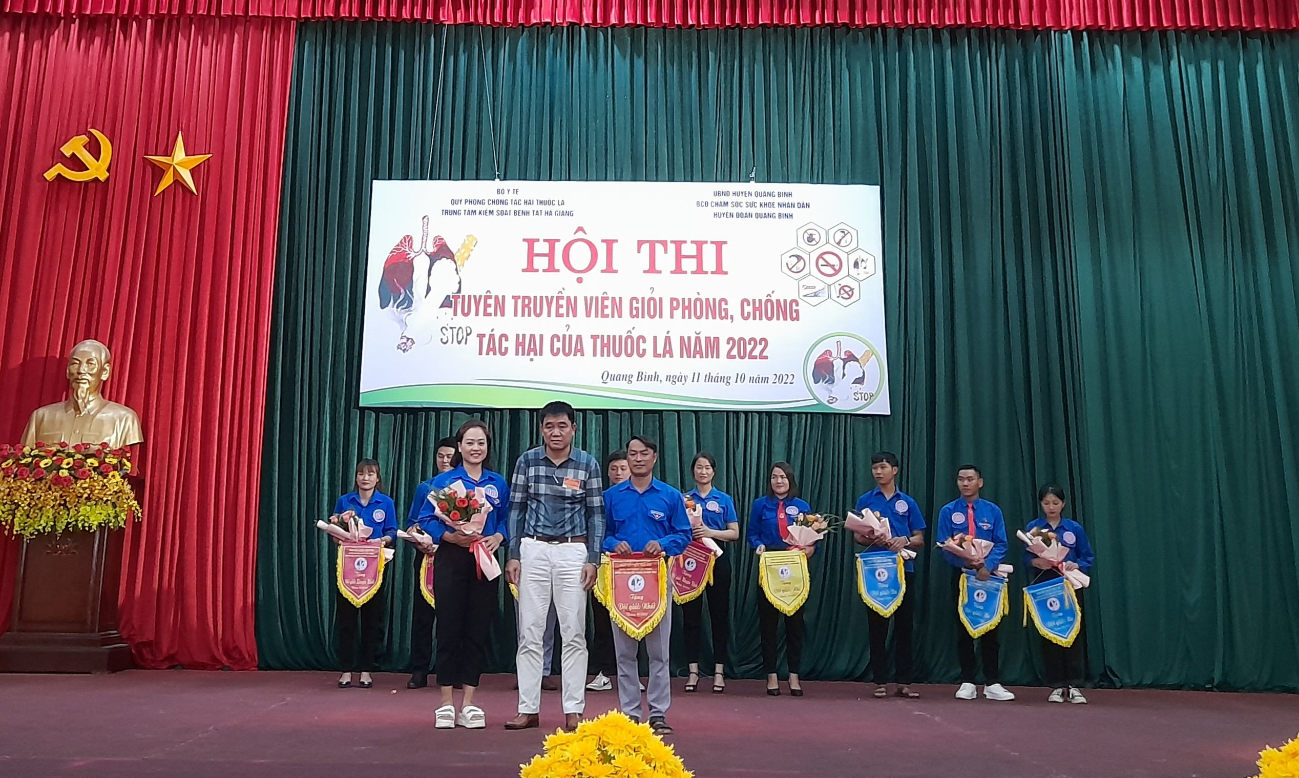 Màn thi chào hỏi - tài năng tại Hội Hội thi tuyên truyền viên giỏi phòng, chống tác hại thuốc lá huyện Quang Bình năm 2022