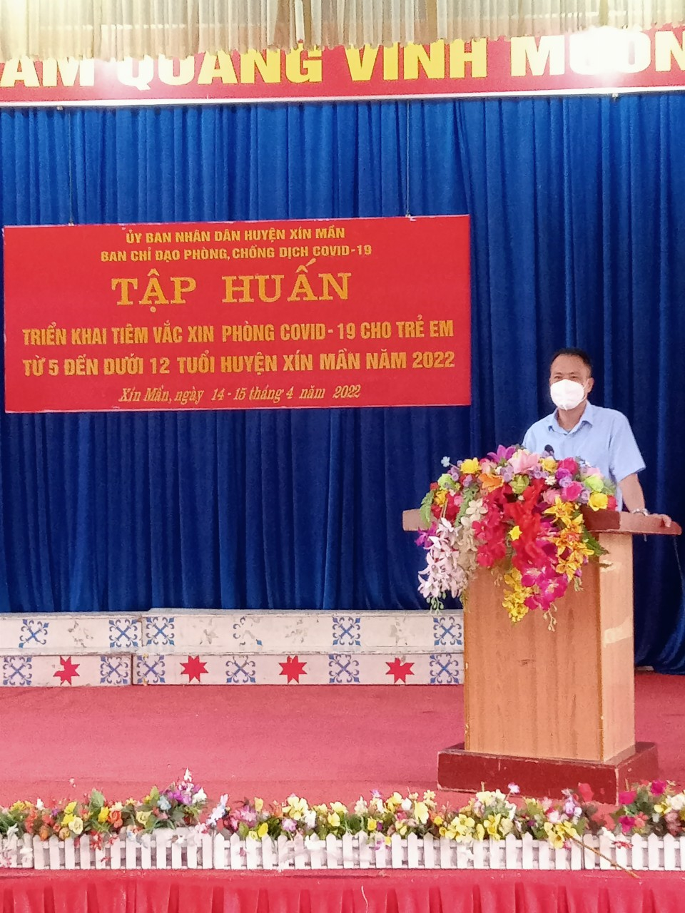 Đ/c Vương Thanh Nguyên,  Phó trưởng BCĐ phòng chống dịch Covid-19, Giám đốc Trung tâm Y tế huyện Xín Mần phát biểu khai mạc lớp tâp huấn