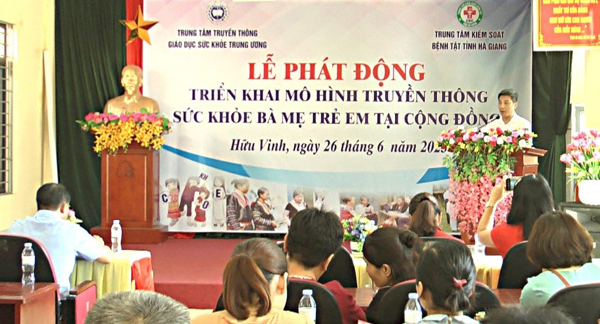 Đồng chí Trịnh Ngọc Quang, Phó Giám đốc Trung tâm TTGDSKTƯ phát biểu tại lễ phát động.