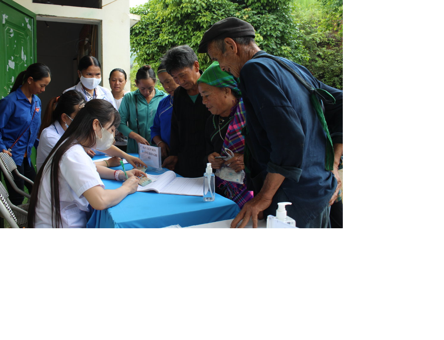 Huyện Xín Mần, Bắc Quang tổ chức Lễ phát động Đề án triển khai thí điểm nâng cao chất lượng chăm sóc sức khoẻ ban đầu tại Trạm Y tế xã