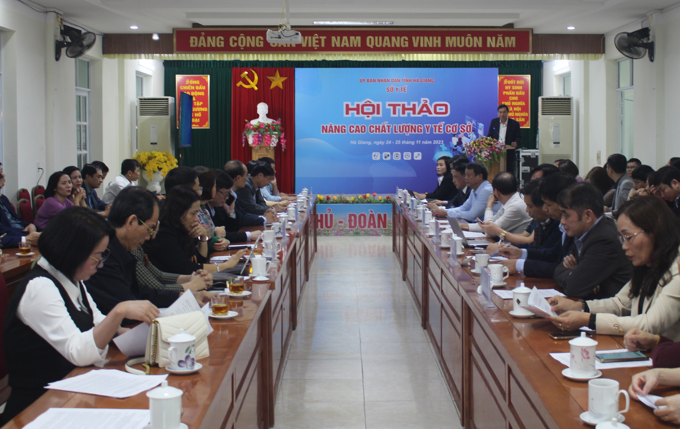 Đồng chí Nguyễn Văn Giao, Quyền Giám đốc Sở Y tế phát biểu khai mạc tại Hội thảo.