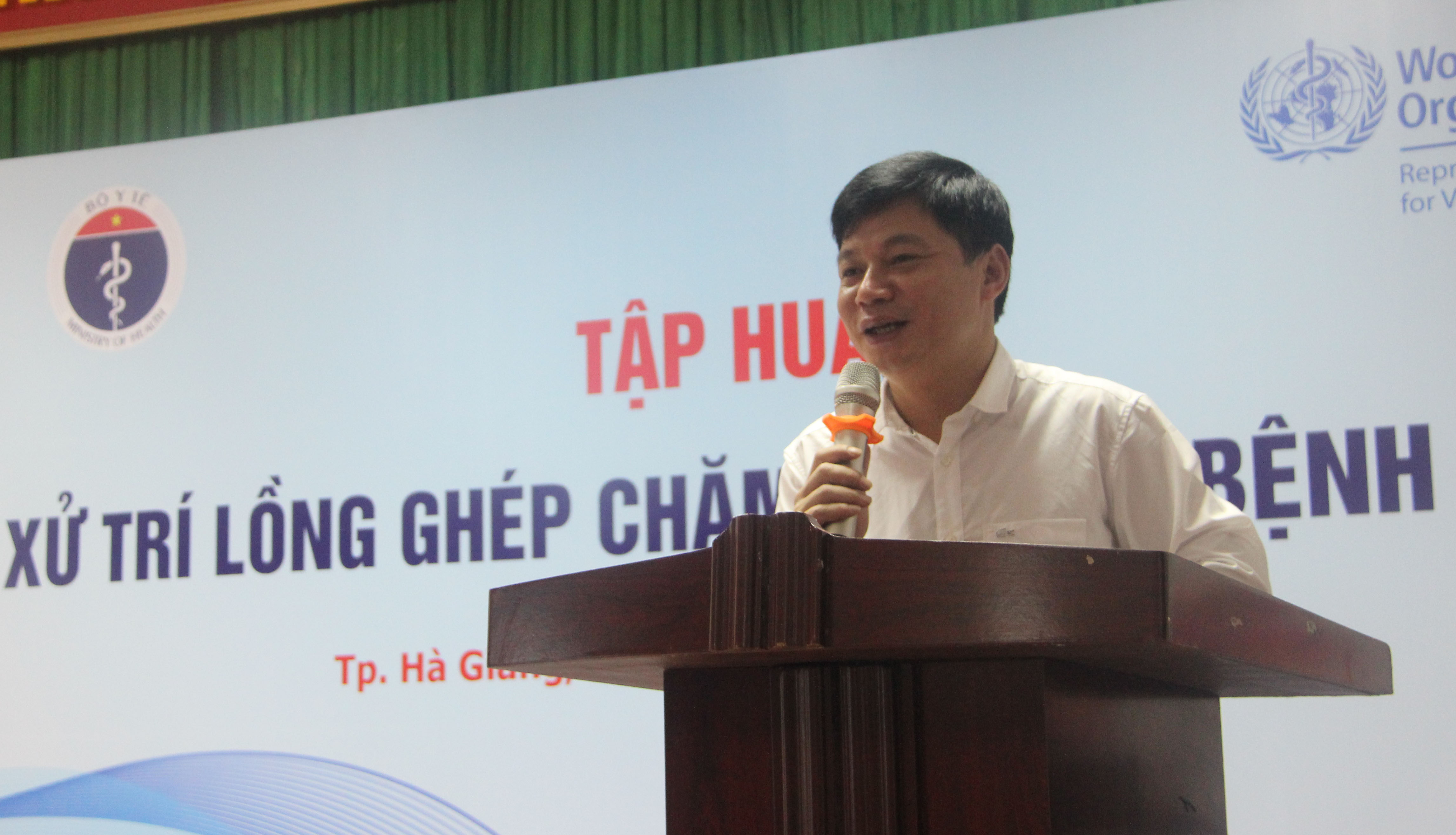 Đ.c Vũ Hùng Vương- Phó Giám đốc Sở Y tế phát biểu khai mạc lớp tập huấn.