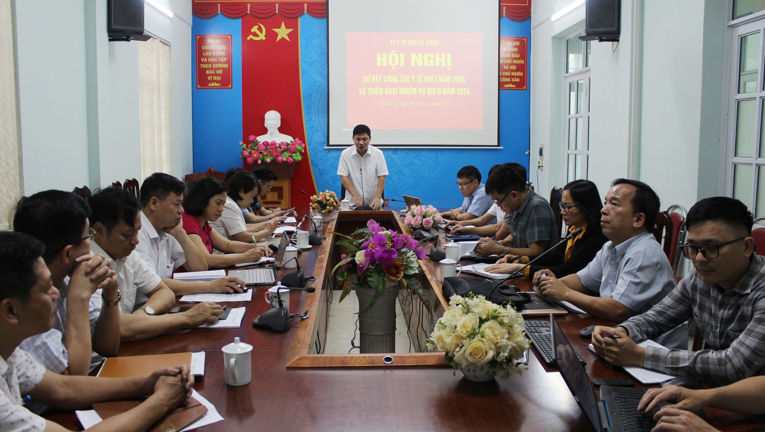 Đồng chí Vũ Hùng Vương - Phó Giám đốc Sở Y tế phát biểu chỉ đạo tại hội nghị