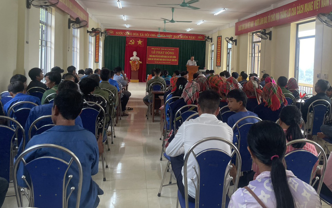 Đồng chí Nguyễn Văn Thời, Phó Giám đốc Trung tâm Y tế Bắc Quang phát biểu tại Lễ phát động