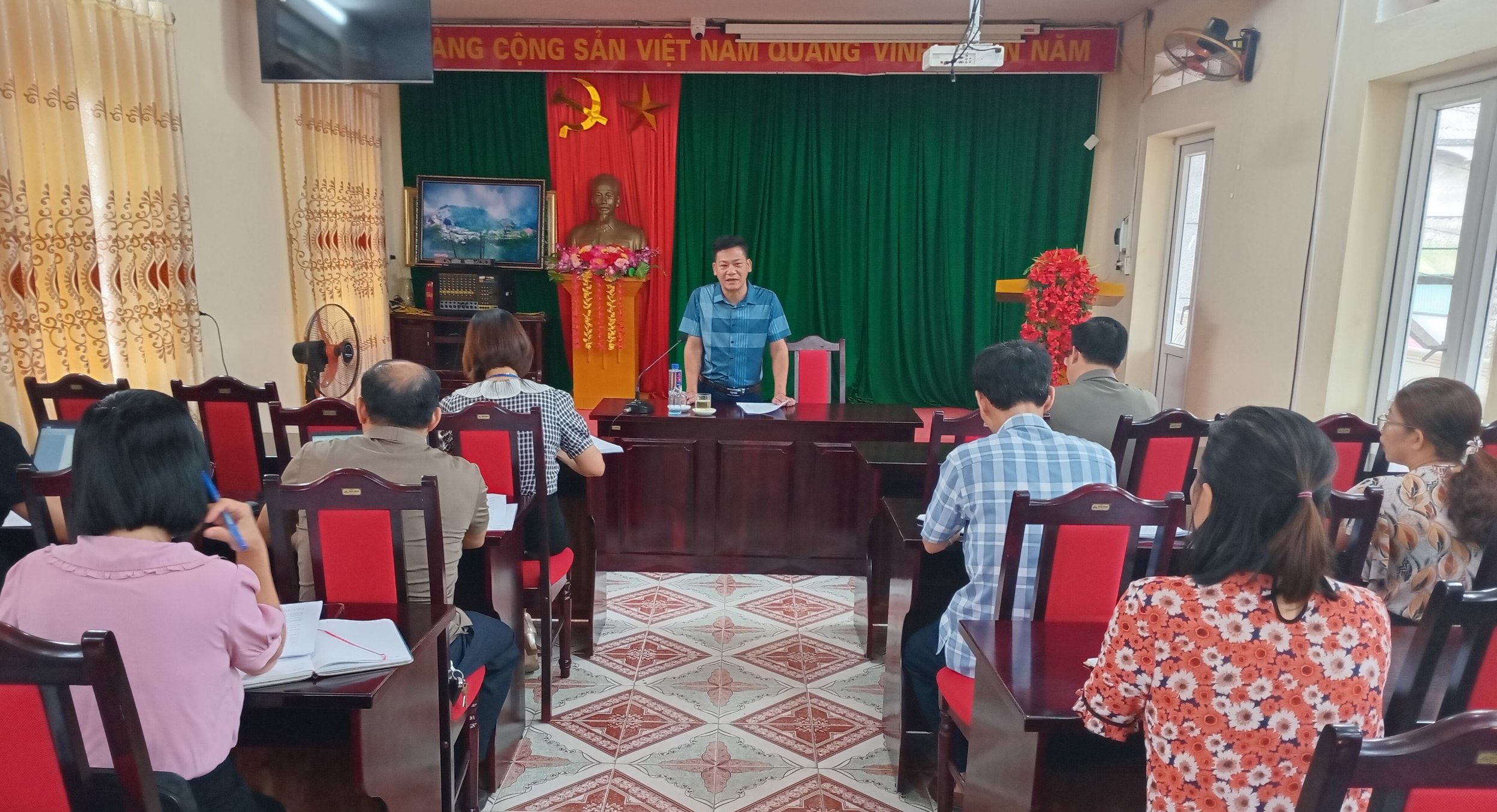 Đ/c Nguyễn Công Khanh, Chi cục Trưởng Chi cục Dân số - Kế hoạch hóa gia đình phát biểu tại buổi làm việc