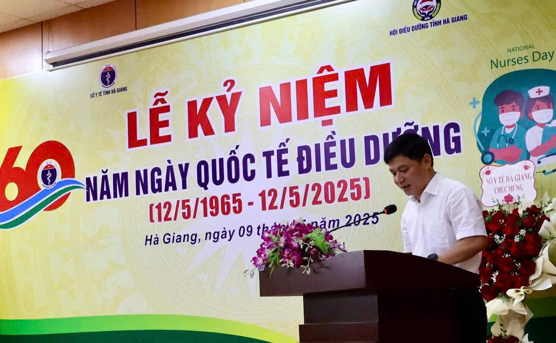 TTƯT BSCKII Vũ Hùng Vương, Phó Giám đốc Sở Y tế phát biểu khai mạc buổi lễ.