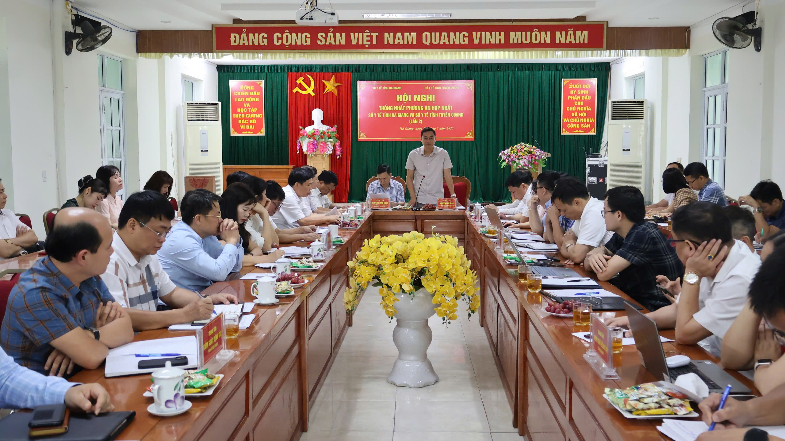 Hội nghị thống nhất phương án hợp nhất Sở Y tế Hà Giang  và Sở Y tế Tuyên Quang