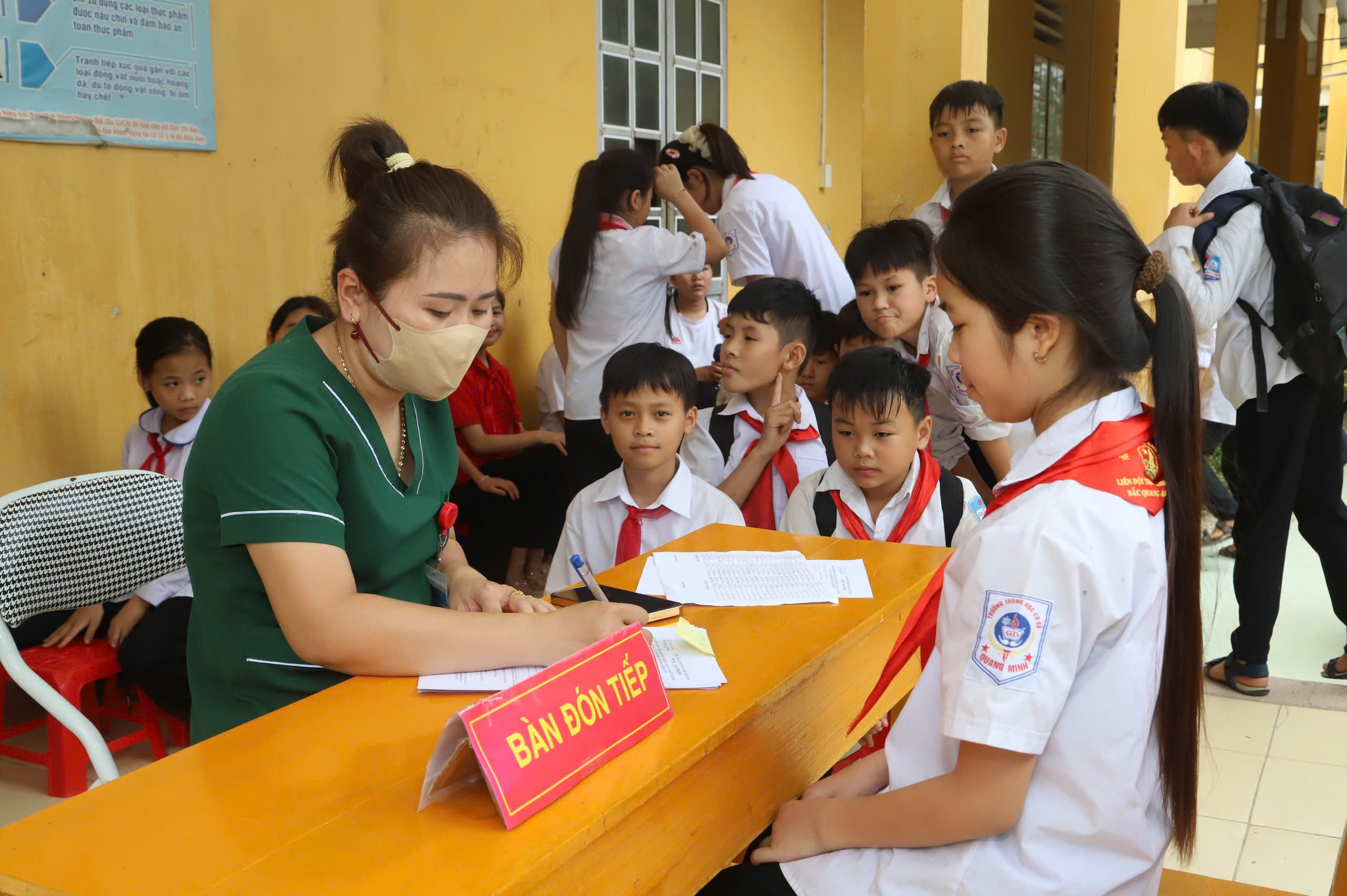 Huyện Bắc Quang triển khai chiến dịch tiêm bổ sung vắc xin Uốn ván - Bạch hầu