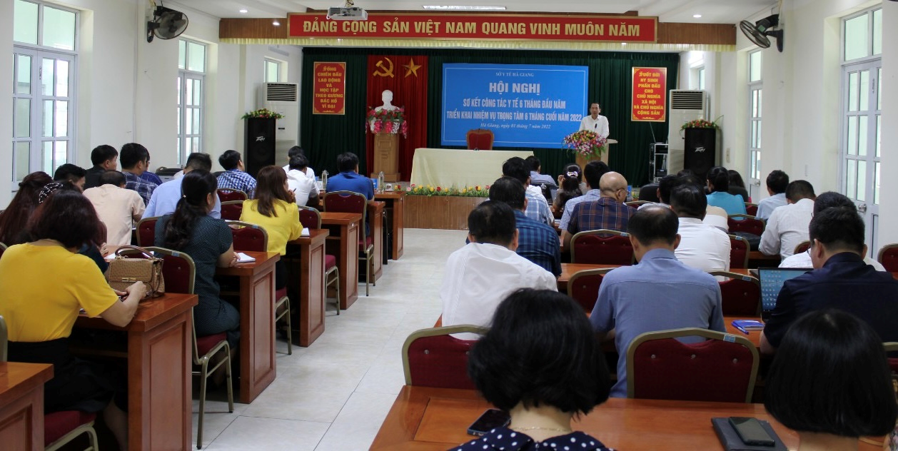 Đồng chí Trần Đức Quý Tỉnh ủy viên, Phó Chủ tịch UBND tỉnh phát biểu chỉ đạo tại Hội nghị