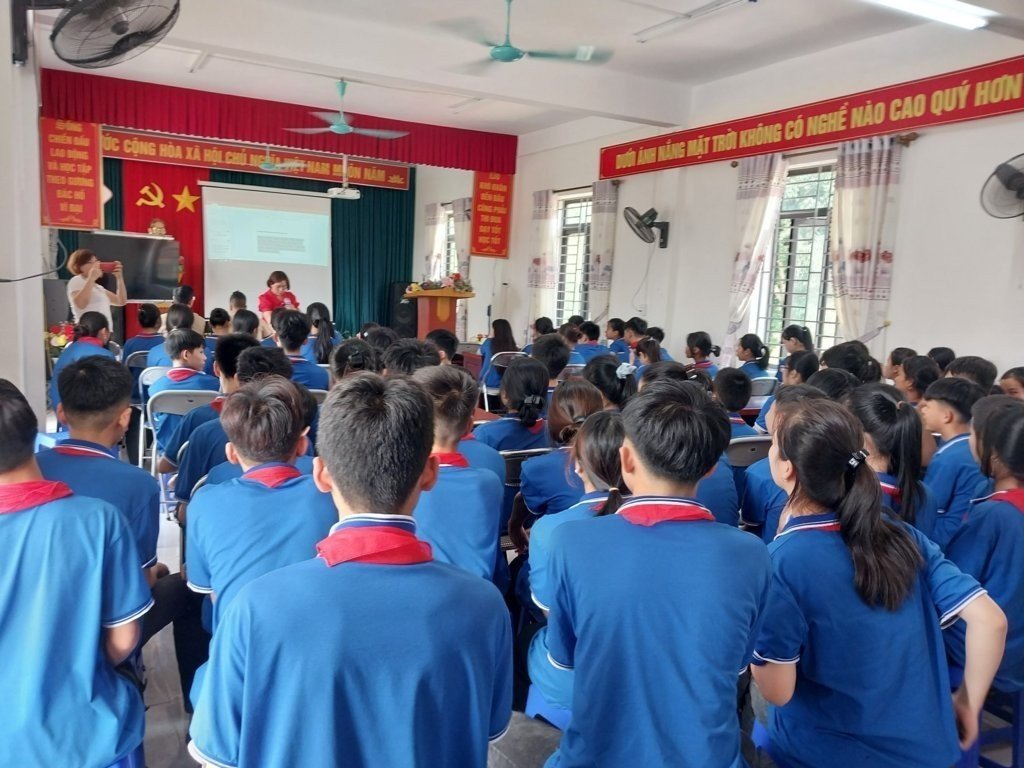 Truyền thông tại trường Trung học cơ sở Phương Độ, Thành phố Hà Giang.